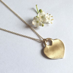 Heart pendant necklace, Solid gold heart necklace, 14k gold necklace, Heart jewelry, Romantic jewelry for women, Boho gold necklace, 9K