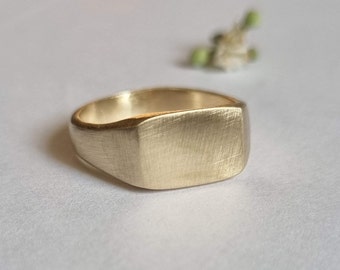 Pinky ring women, 14k Signet ring, Minimalist ring, Rectangle signet ring, solid gold ring, Elegant ring, Stacked gold ring, 9k gold ring