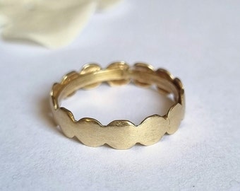 Wedding band women, 14k gold ring, Solid gold ring, Dots wedding band, Geometric wedding ring, Feminine jewelry, Minimalist ring, Modern, 9K