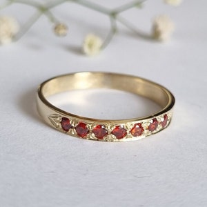 Solid 14k gold Garnet ring, January birthday ring, Garnet stacking ring, January birthstone ring, Garnet 14k ring, 14k gold ring