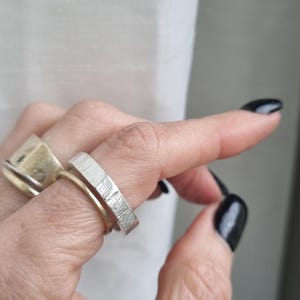 His and hers wedding ring, Tree bark band, Thick ring band, Nature inspired rings, Men ring, Wedding band sizes 5 to 12, Rustic ring men