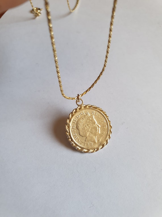 Buy ACC PLANET Coin Necklace Gold Plated Queen Elizabeth II Vintage Disc  Coin Valentine's Day Couples Gifts Dainty Pendant Sweater Necklace for  Women at Amazon.in