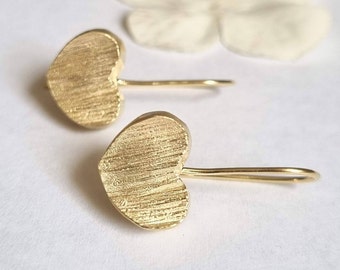 Solid gold heart earrings, Drop gold earrings, 14k Gold earrings, Mother's Day gifts, Drop heart earrings, 9k earrings, Romantic earrings