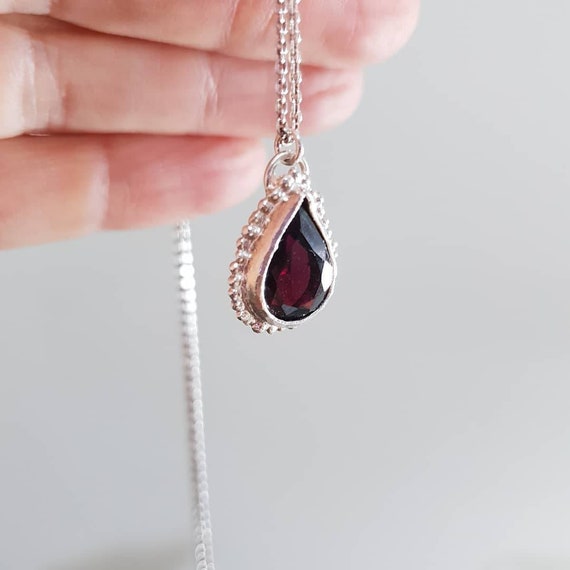 Garnet teardrop best sale necklace
