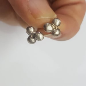 Silver stud earrings, Stud earrings in sterling silver, 3 dots earrings, tiny studs, Small stud earrings, Minimalist Stud Earrings