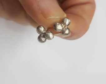 Silver stud earrings, Stud earrings in sterling silver, 3 dots earrings, tiny studs, Small stud earrings, Minimalist Stud Earrings