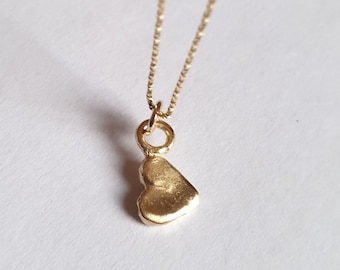 Heart pendant necklace, Dainty gold necklace, Solid gold heart necklace, 14k gold necklace, Romantic jewelry for women, Cute necklace, 9K