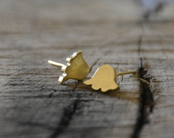 Flower earrings studs, Stud earrings gold, small flower earrings, girls earrings, Bat Mitzvah gifts, gold flower studs, gold stud earrings