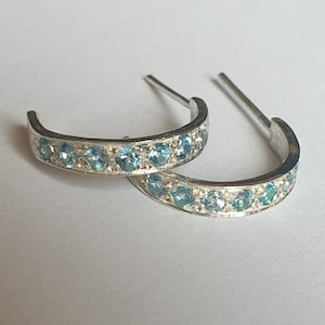 Aros de topacio azul, aros de plata, pendientes de plata, aros de plata, pendientes de topacio, pendientes azules, pendientes con piedra de nacimiento de diciembre