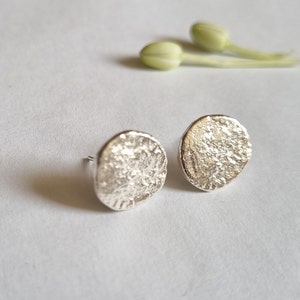 Disc earrings, coin stud earrings, silver coin earrings, simple earrings, disc earrings, silver stud earrings, silver studs