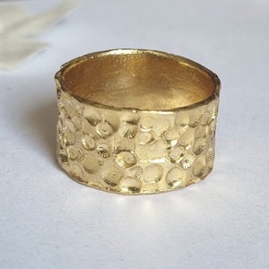 Wide gold band, Rustic gold band, Cigar ring for women, Wide wedding ring, Big ring, Bold jewelry, Modern ring, Chunky ring, solid gold ring