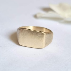Gold signet ring, signet ring women, gold pinky ring, pinky ring women, rectangle signet ring, Classic pinky ring, Signet pinky ring 9k gold
