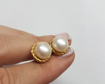 Gold Pearl earrings, stud earrings, white pearls earrings, bridal studs, pearls earrings, wedding pearl earrings,  pearl studs in vintage