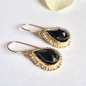 Onyx earrings, Dangle gold earrings, 14k Gold earrings, Teardrop gemstone earrings, Antique style earrings, Romantic jewelry women, Solid 9K zdjęcie 1