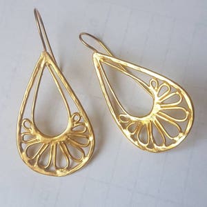 Gold statement earrings, filigree earrings, paisley earrings, gold lace earrings, gold earrings wedding, gold  earrings, gold earrings