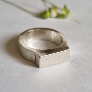 Signet ring silver, rectangle signet ring, pinky ring, size 3 ring, chunky signet ring, signet ring for women, minimalist ring, modern ring