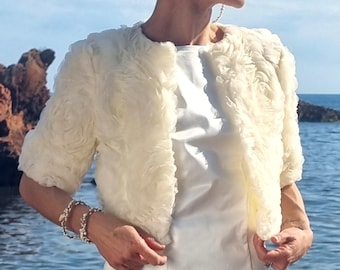 Champagne 3D Lace Bridal Bolero – Short Jacket with Embossed Flowers – Wedding Dress Jacket – Handmade in France