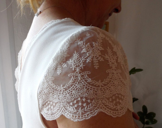 Short wedding dress for civil bride. lace sleeves