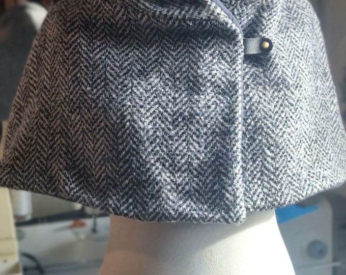 Women's pure wool cape, winter poncho shoulder warmer, chic and cozy warm fashion outfit, Christmas gift idea