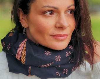 LOOP SNOOD scarf for women, neck accessory with Japanese floral print and heather blue knit, gift idea for mom