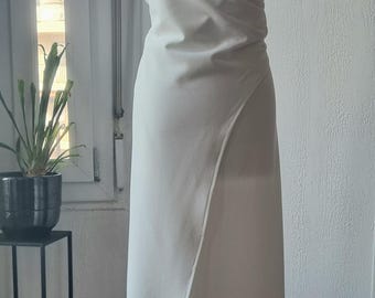 ELO: Long ivory crepe civil wedding dress, wrap style with draping, simple and minimalist outfit, suitable for a secular or town hall wedding