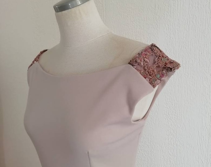 Pink beige women's cocktail dress with shoulder lace
