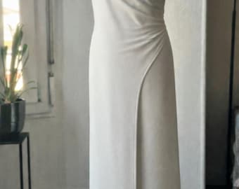 ELO: Long ivory crepe civil wedding dress, wrap style with draping, simple and minimalist outfit, suitable for a secular or town hall wedding