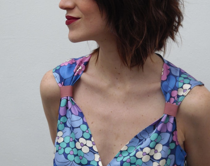Blue retro look summer dress for women.