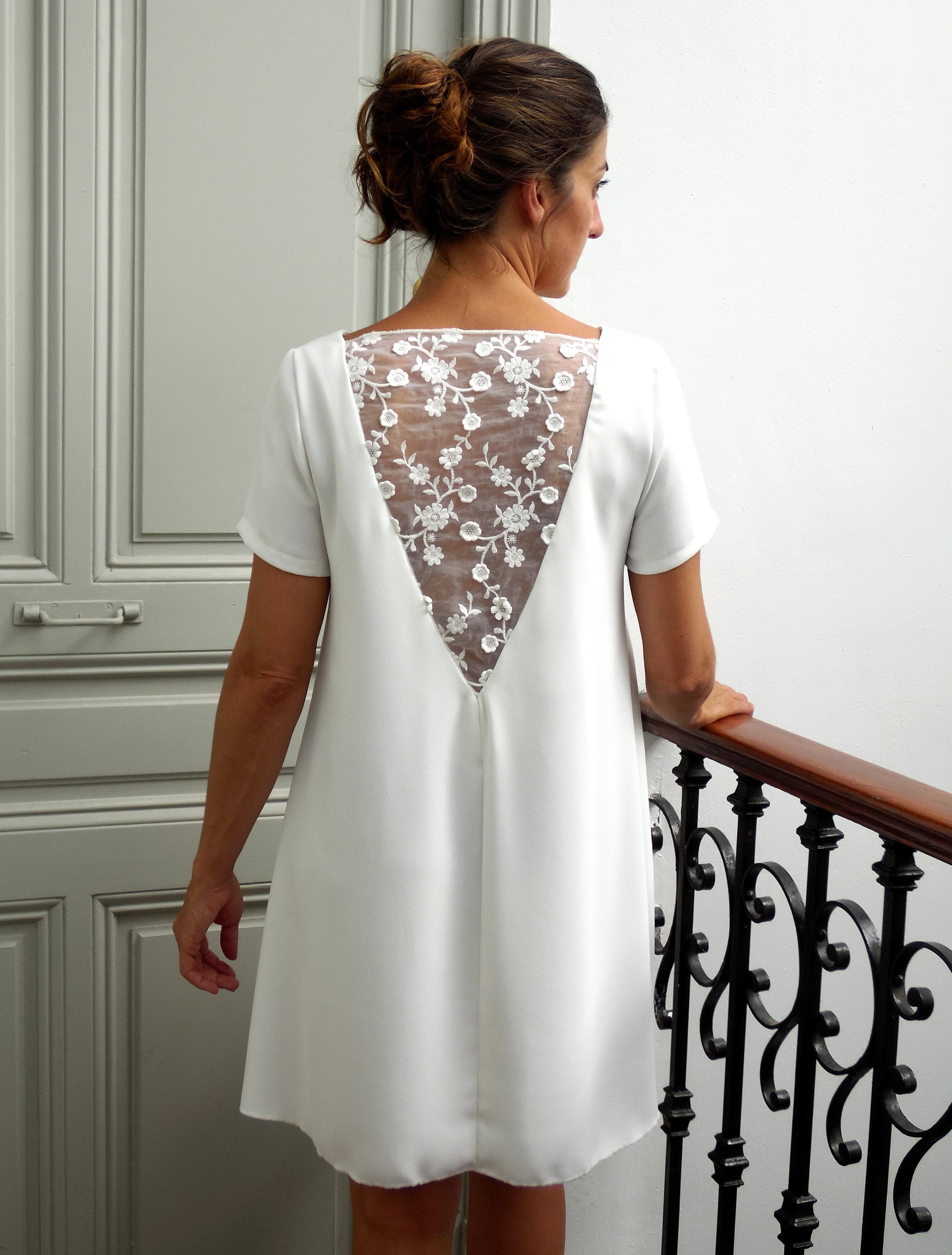 robe blanche décolleté dos