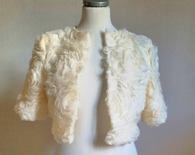 Champagne 3D Lace Bridal Bolero – Short Jacket with Embossed Flowers – Wedding Dress Jacket – Handmade in France