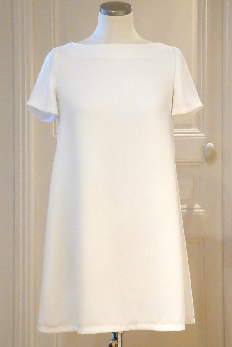 SARA : Robe blanche courte trapèze avec dentelle fleurie. Robe d'été ou robe de mariée pour la mairie, mariage civil image 5