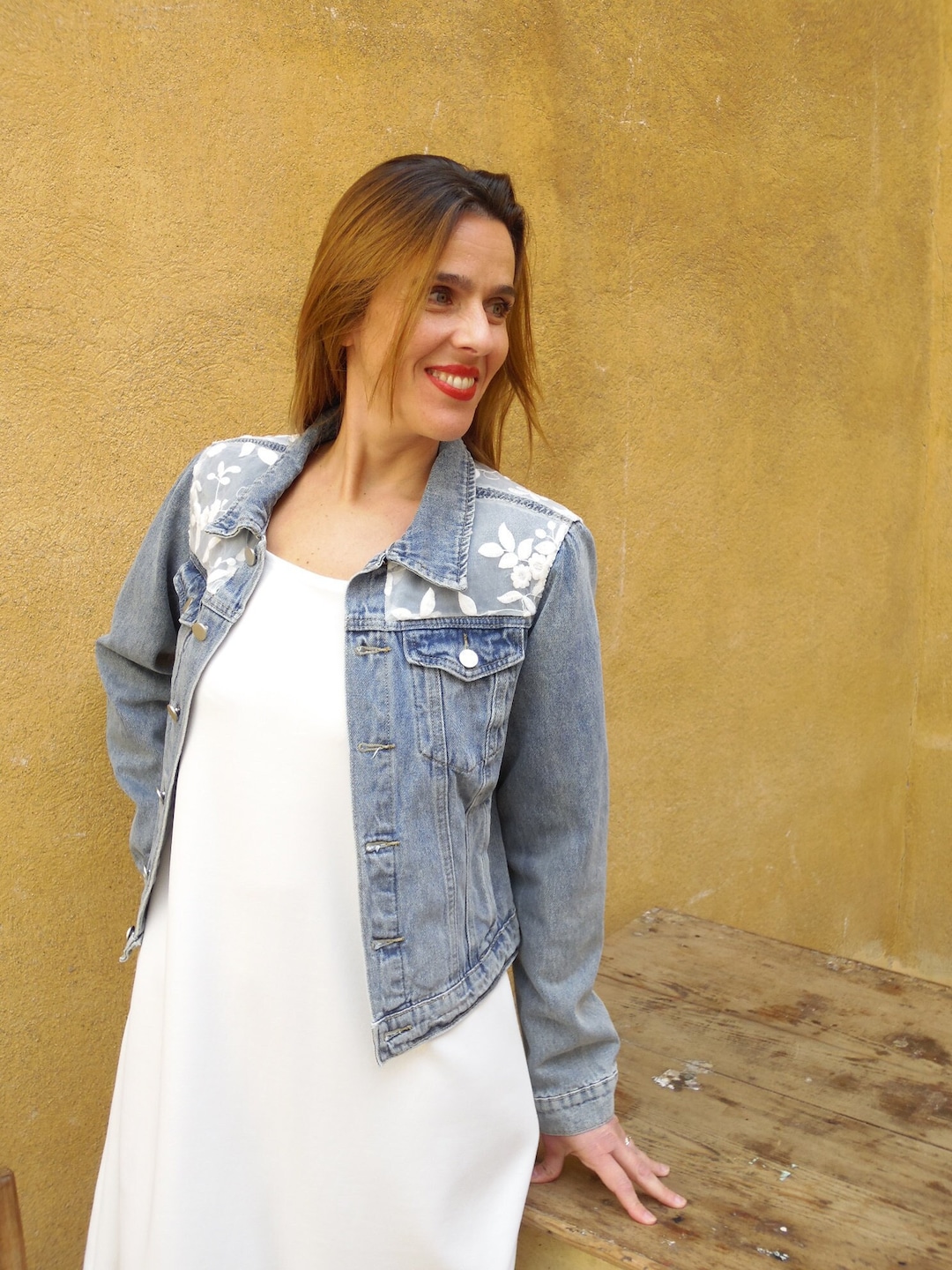 Matrimonio Sposa In Jeans E Giacca Giacchetta Per Matrimonio