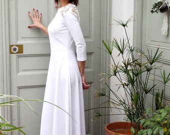 ABBYGAELLE : Simple winter wedding wedding dress with long sleeves and embroidery