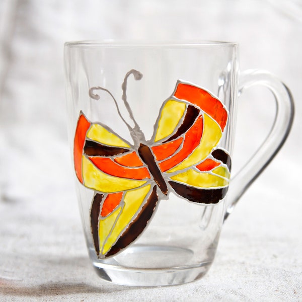 Hand geschilderde oranje vlindermok Glas in lood glas opstelling Transparant glas Inspirerend gepersonaliseerde mok Koele bloemenkoffiemokken