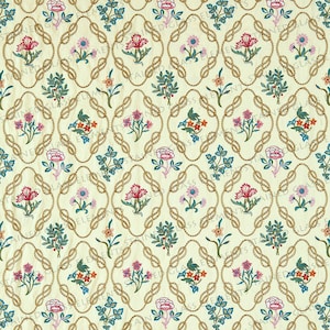 Könnte beinhalten: Ein nahtloses Muster mit einem sich wiederholenden Design aus stilisierten floralen Motiven und seilartigen Bordüren in Gold-, Rosa-, Rot-, Blau- und Grüntönen auf cremefarbenem Hintergrund.