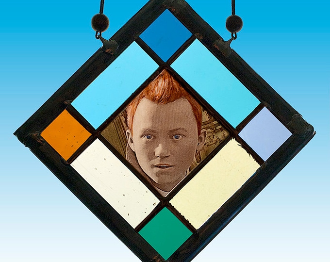 Tintin, Tintin stained glass, Tintin suncatcher, kilnfired stained glass, suncatcher, tin tin, giftshop, tin tin small stained glass, kuifje