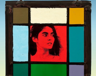 Erendira, Claudia Ohana stained glass, stained glass, Erendira suncatcher, Claudia Ohana vitrais, Claudia Ohana, stained glass portraits