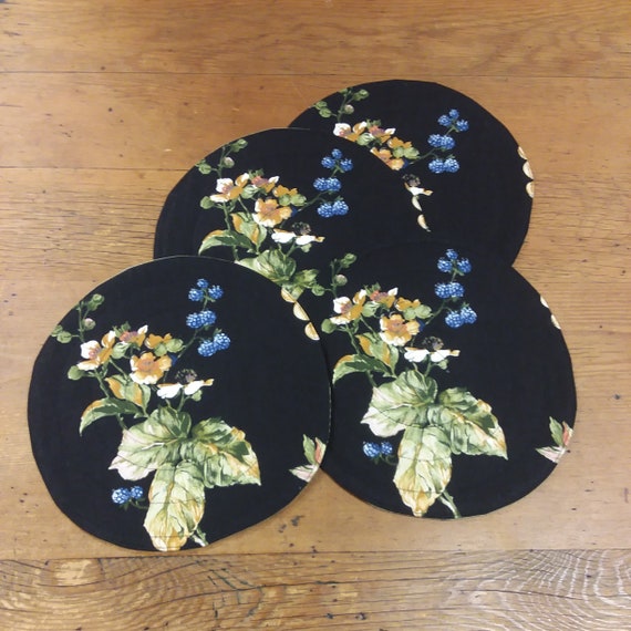 fruit motif plums peaches grapes Round Quilted Black Cotton Fabric 2