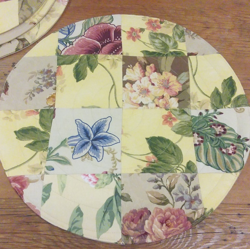 4 Round Quilted Placemats Waverly Floral Patchwork Yellow Etsy