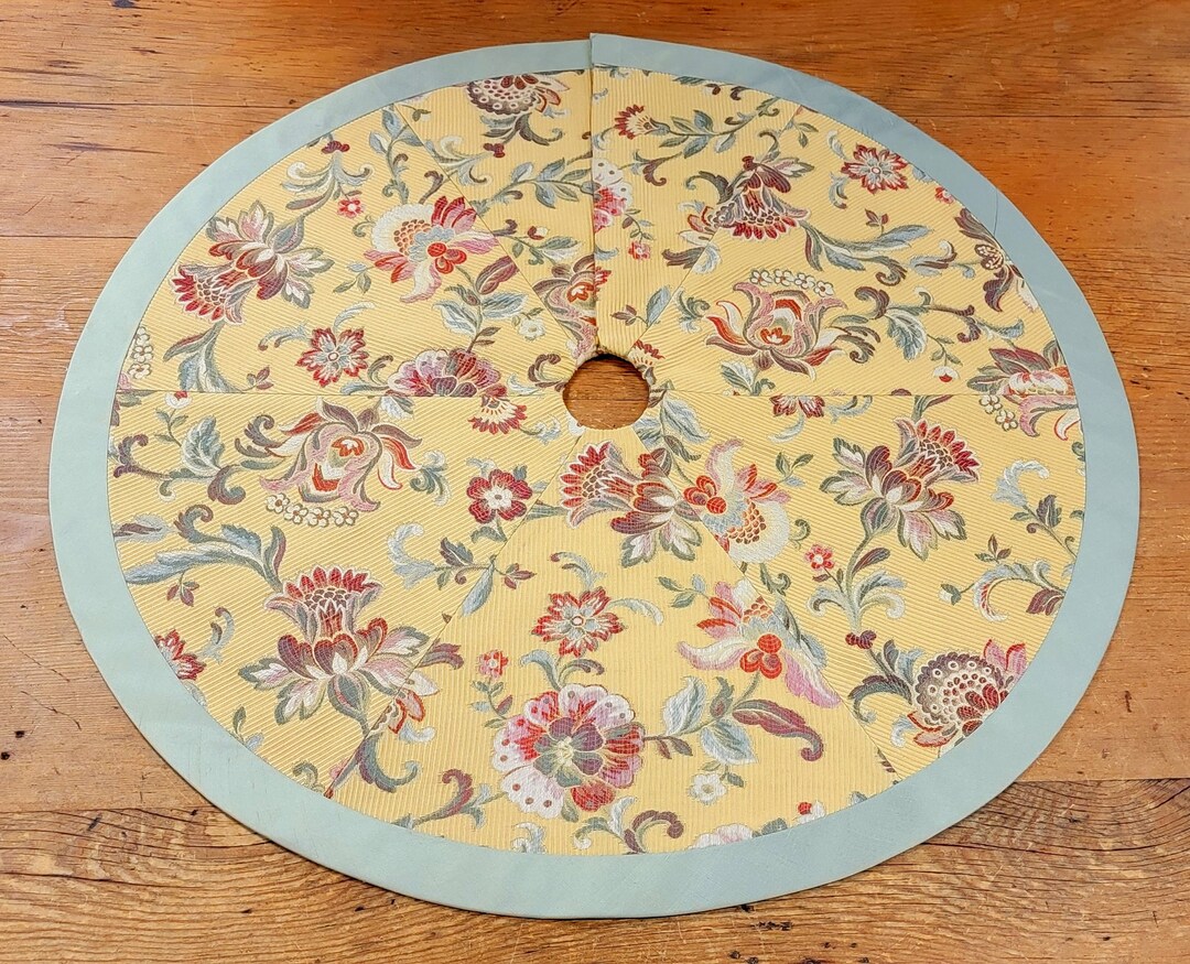 30 Christmas Tree Skirt 