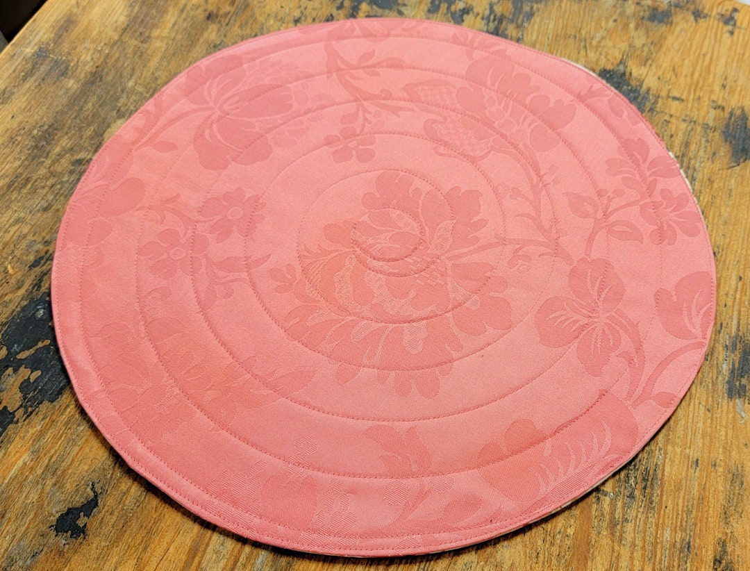 Round Quilted Centerpiece Mat/table Topper Solid Pink Woven Floral 18