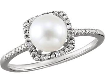 Sterling Silver Freshwater Cultured Pearl Diamond Ring