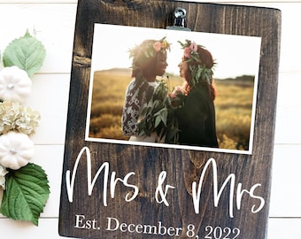 Mrs & Mrs Picture Frame, Gay Couple Wedding Gift, LGBTQ Wedding Gift, Personalized Picture Frame, Valentines Day Gift for Wife, Lesbian Gift