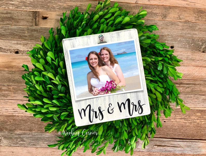 Mrs and Mrs photo frame Mrs and Mrs gift Gifts for the couple Wedding picture frame personalized Wedding gift Personalized frame
