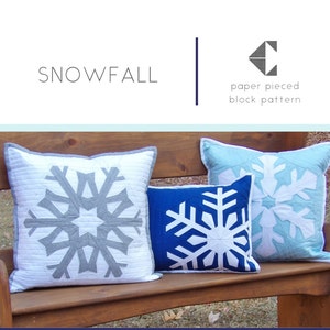 Patrón PDF de nevadas - 3 bloques de copos de nieve con piezas de papel - Almohada de tiro de invierno o patrón de mini edredón - Almohada cuadrada de 16&quot; y almohada lumbar