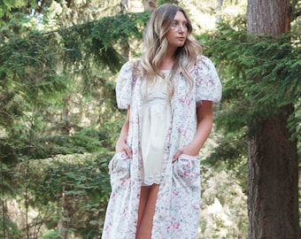 Rose 1980s floral Robe, Vintage Nightgown, Lightweight Cotton Loungewear, Pastel Duster Coat, Button Up Puff Sleeve Dress