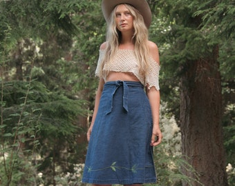 70's Embroidered Denim Skirt / Tie Waist Selvedge Denim Wrap Skirt / High Waisted Skirt / Vintage Denim Skirt / Boho blue Jean Skirt