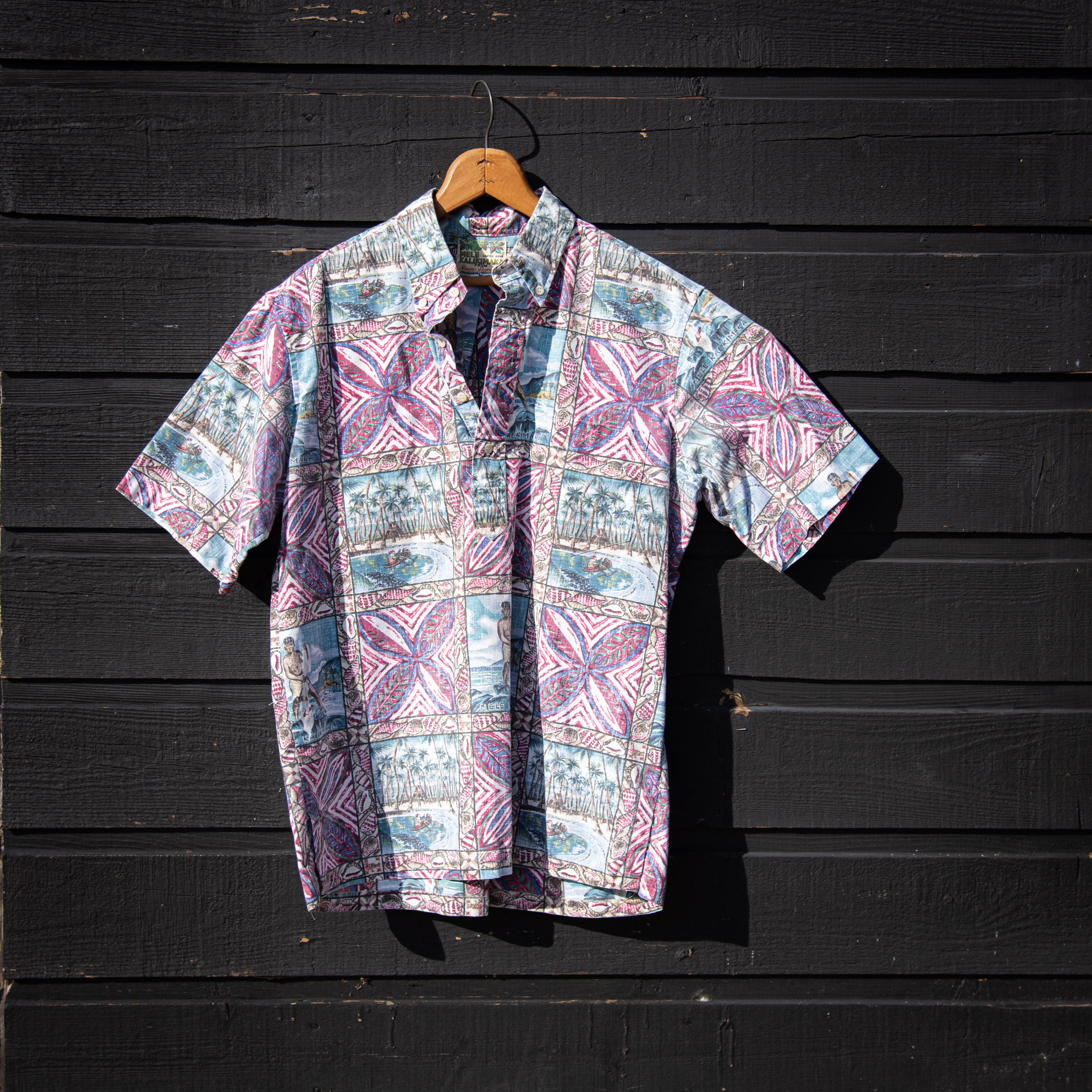 Vintage Mele Kalikimaka Reyn Spooner 