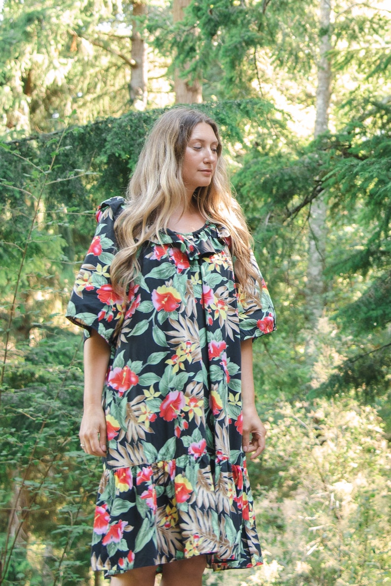 70s 80s Banana Bay Hawaiian Dress Hibiscus, Plumeria Fern Vintage Floral Cotton Caftan image 4