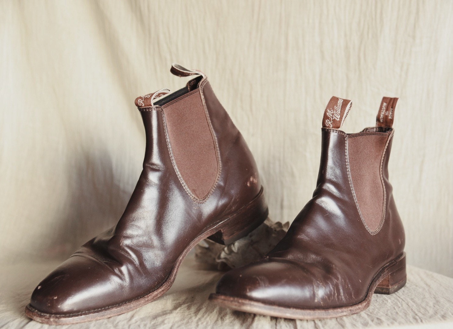  R.M. Williams Men's Classic RM Leather Chelsea Boots,  Chestnut, Brown, 6 Medium US